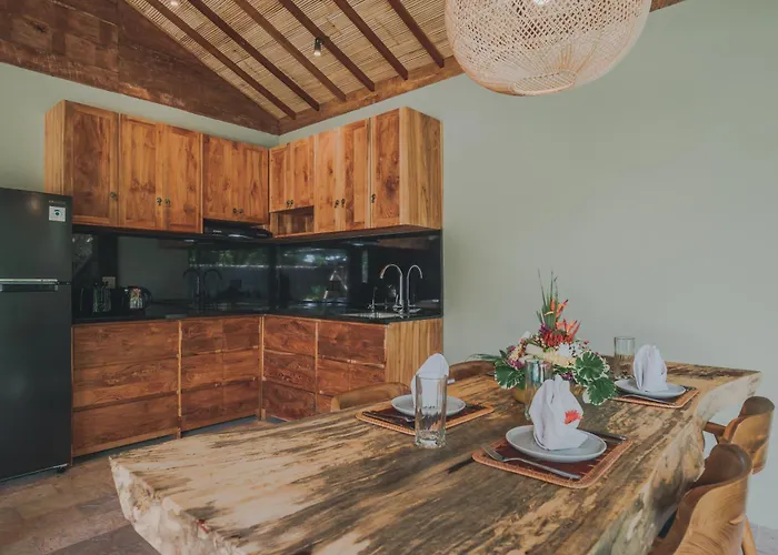 Danginan & Dajanan Villa *